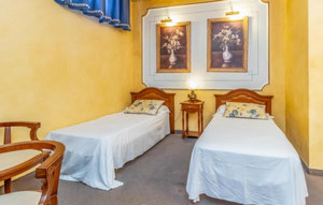 With Private Pool,near The , Bbq, Wifi Villa Malaga